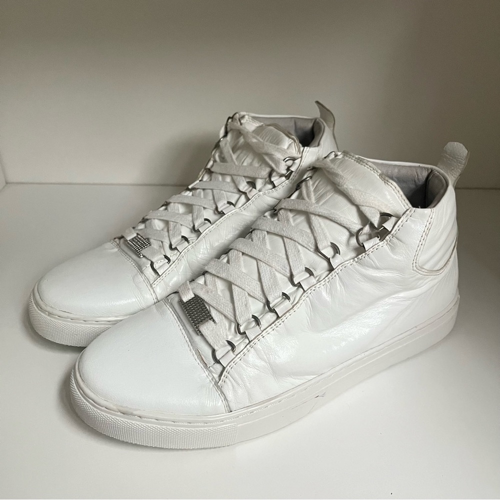 BALENCIAGA arenas